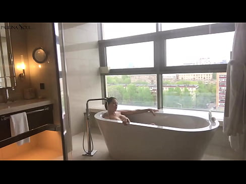 ❤️ Tremendous nwa ọhụrụ mmasị jerking anya ọtụ ya n'ime ụlọ ịwụ ahụ ❤️ Mmekọahụ
