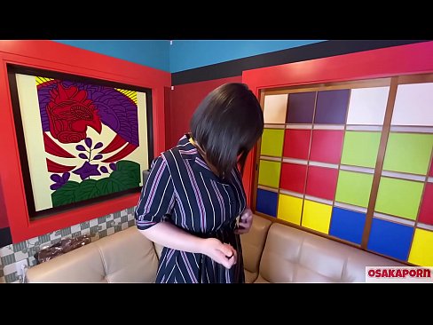 ❤️ Cutie Japanese nwere nnukwu nnụnnụ tit na-eji ihe ụmụaka egwuri egwu na-enwe mmekọahụ na-emetọ onwe ya ma nwee orgasm. Ọ na-ekwu na N'ajụjụ ọnụ banyere ya iberibe ahụmahụ. Nnukwu nnụnnụ tit na ọtụ ntutu na-asụ ude nke ukwuu. Osakaporn ❤️ Mmekọahụ