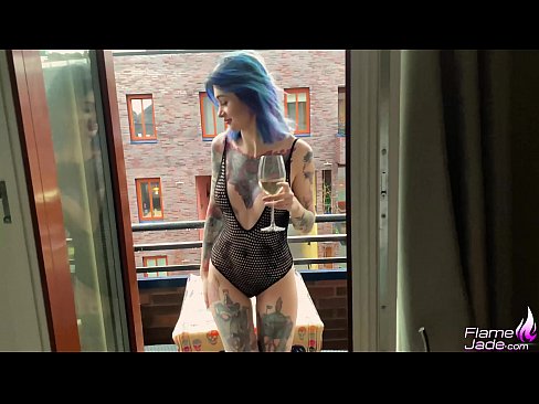 ❤️ Nwa agbọghọ mara mma na-aṅụ mmanya na-ekpo ọkụ na-ekpo ọkụ n'okpuru mbara igwe mepere emepe ❤️  Mmekọahụ